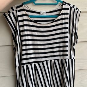 Striped black and white top